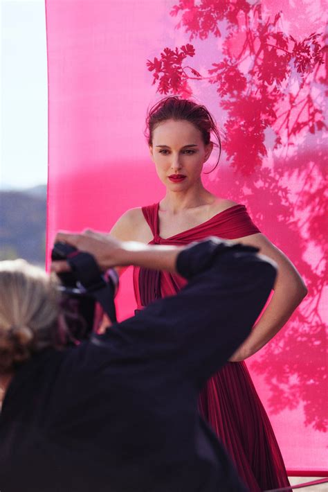 Natalie Portman Updates On Twitter Natalie Portman Photographed