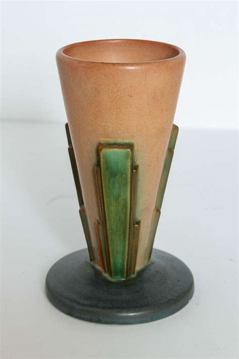 Collection Art Deco Roseville Futura Vases By Frank Ferrell 1928 At