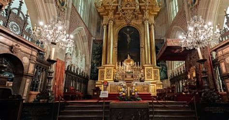 Königliche Kathedrale St Mary s Basilika und Unterirdisches Museum