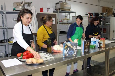 Quince personas en situación de desempleo se benefician del II Taller