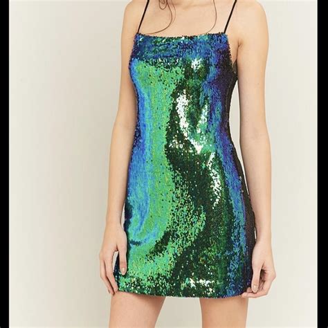 Sequin dress, green 🍃💚 Perfect for a night out So... - Depop