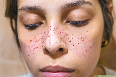 Best Way To Wear Makeup With Freckles Saubhaya Makeup