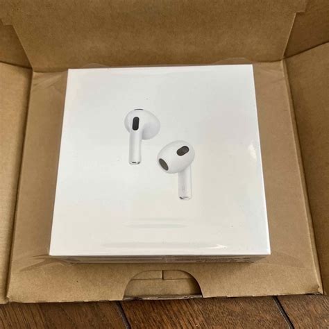 Apple Airpods 第3世代 Magsafe充電ケース付き Mme73j Aの通販 By M印｜アップルならラクマ