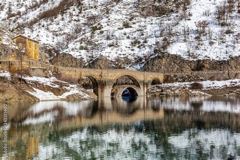 Il Lago Di San Domenico E La Valle Del Sagittario Stock