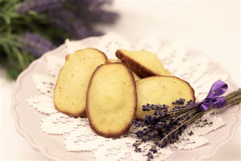 Madeleines La Lavande De Notre Pique Nique Champ Tre Les Jardins