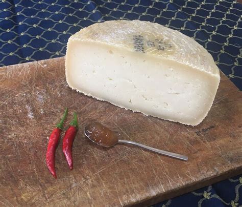 Pecorino Canestrato Di Castel Del Monte GRANDI FORMAGGI