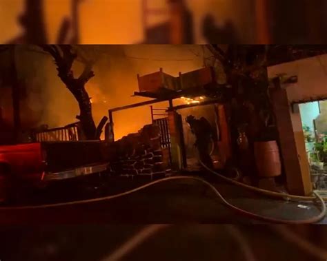 Ocasiona Sujeto Incendio Y Destruye Vivienda Con Dos Mascotas Adentro