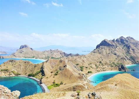 padar island  hike  give  views  days point  shoot