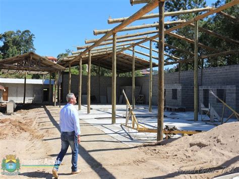 PREFEITO VISITA OBRAS DE REFORMA E CONSTRUÇÃO NA GARAGEM Prefeitura