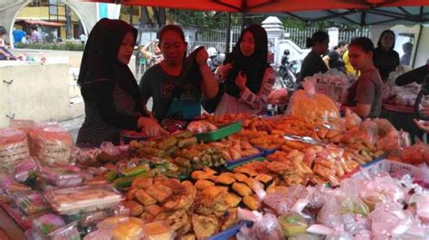 Takjil Menggugah Selera Dan Murah Meriah Di Pasar Lama Wartakotalive