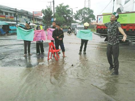 Tuntut Perbaikan Jalan Rusak Aktivis Hmi Mpo Lebak Gelar Aksi Di