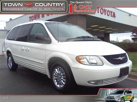 Stone White Chrysler Town Country Limited Photo