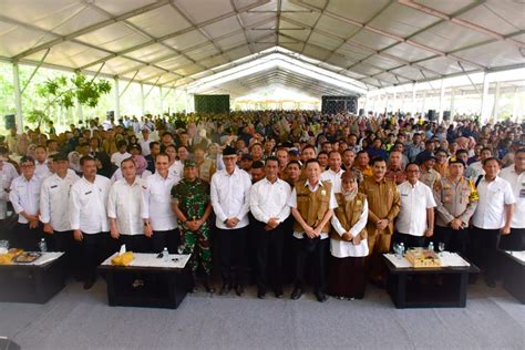 Mentan Amran Salurkan Bantuan Pertanian Rp 170 98 Miliar Di Aceh