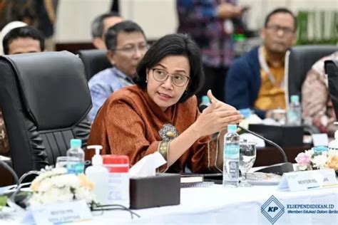 Keputusan Final Kenaikan Gaji PNS Sudah Diungkap Sri Mulyani Lulusan