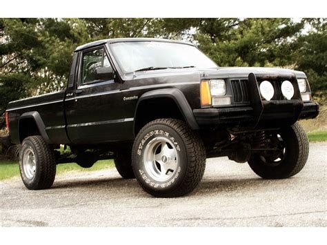 Jeep Comanche Lifted