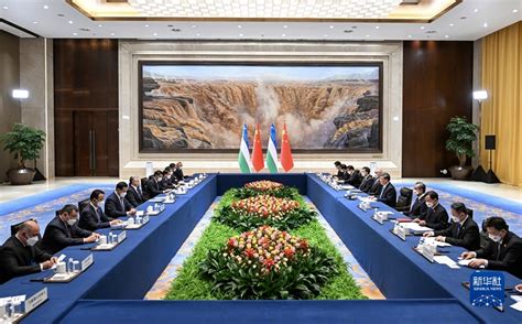 Xi Jinping Adakan Pembicaraan Dengan Presiden Uzbekistan