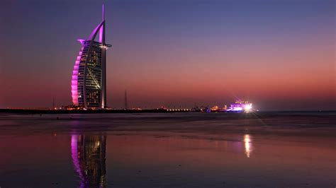 Night swimming in Dubai: You Can Night Swim At 3 Beaches