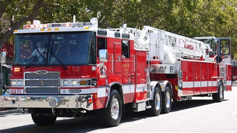 Por qué los camiones de bomberos americanos necesitan dos conductores