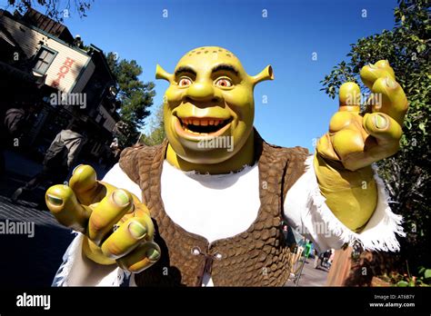 Shrek Costume Fotografías E Imágenes De Alta Resolución Alamy