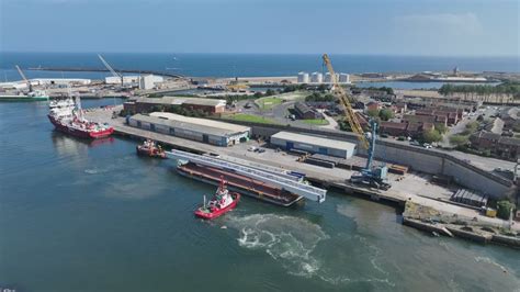 Final Parts Of Sunderlands New Wear Footbridge Arrive Place North East