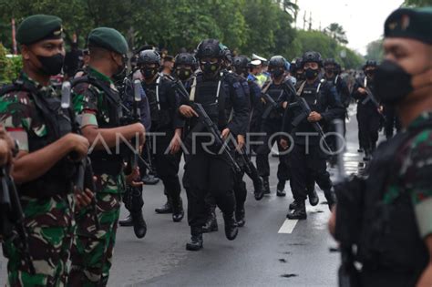 PENGAMANAN MENJELANG PERGANTIAN MALAM TAHUN BARU 2022 ANTARA Foto