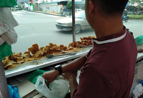 Minyak Goreng Mahal Harga Gorengan Di Batam Naik Jadi Rp Ribu Per