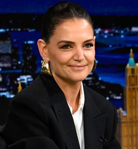 Katie Holmes Totally Changes Up Her Hair with Chic (and Unique) Ponytail on ‘The Tonight Show’