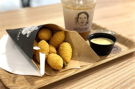 栄・ラシック内のフライドポテト専門店「and The Friet」はこだわりポテトとクラフトコーラの専門店