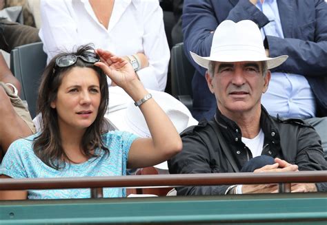 Photo Raymond Domenech Et Sa Compagne Estelle Denis Dans Les Tribunes