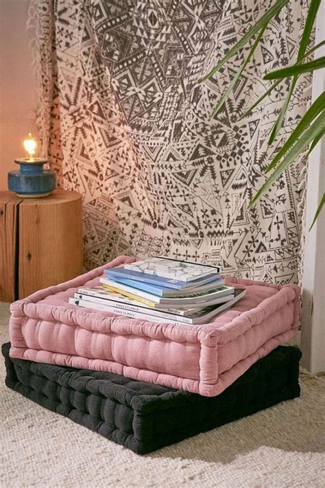 25 Beautiful And Comfy Diy Giant Floor Pillows Giant Floor Pillows