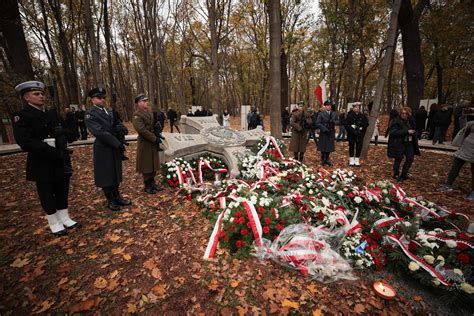 Uroczysto Ci Pogrzebowe Obro C W Westerplatte Listopada