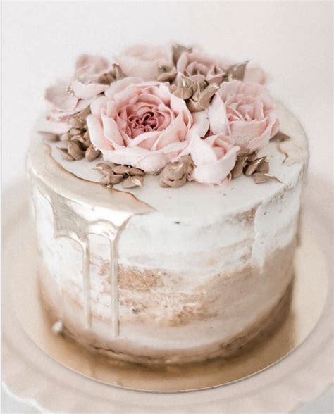 Ways To Decorate A Plain Wedding Cake