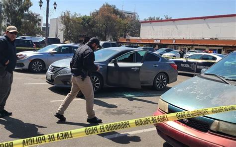 Balean A Hombre En Estacionamiento De Plaza Pueblo Amigo El Sol De