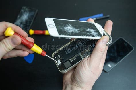 Smartphone Rachado Por Tela Telefone Celular Ecr T Ctil