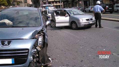 Incidente Stradale In Corso Europa A Genova 16 Settembre