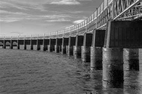 Premium Photo | Railway bridge over the river tay in the uk