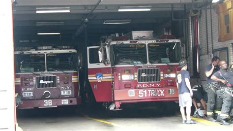 Fdny Engine And Ladder Go On A Run For An Odor Of Gas Youtube