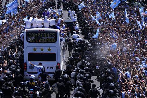 Argentina erupts with wild celebrations after World Cup winners come ...