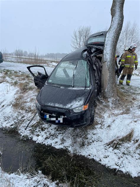 Tragiczny wypadek w gm Czastary 71 letni kierowca zmarł w szpitalu