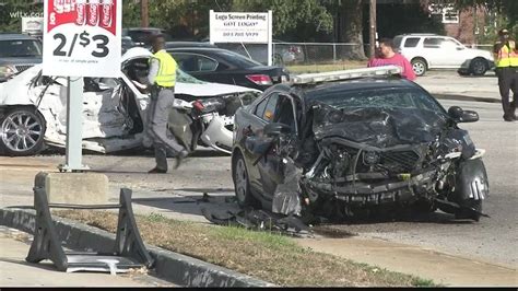 Car Crashes Into Richland Deputy S Vehicle Troopers Say