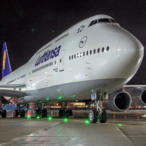 Lufthansa Boeing 747-8i | Aviation airplane, Passenger aircraft, Aircraft