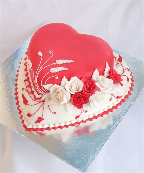 Heart Birthday Cake Ideas Images Pictures