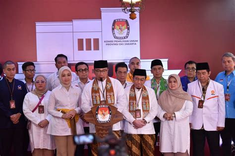 Ridwan Kamil Dan Suswono Resmi Daftar Ke KPUD Jakarta Dengan Visi