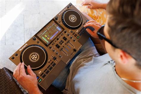 Mix Anywhere With Numarks New Mixstream Pro Go Juno Daily