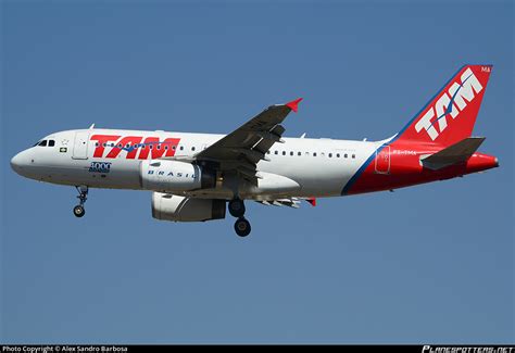 PT TMA TAM Linhas Aéreas Airbus A319 132 Photo by Alex Sandro Barbosa