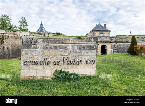 Blaye citadel hi-res stock photography and images - Alamy