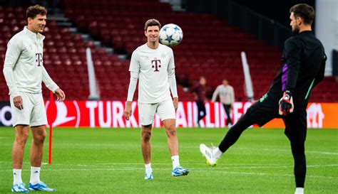 Latihan Bayern Munchen Sebelum Tandang Ke Markas FC Copenhagen Foto