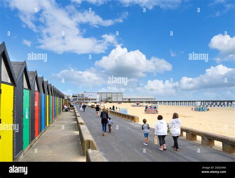 Claremont Pier Lowestoft Beach Suffolk Hi Res Stock Photography And