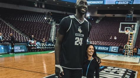 Ncaa March Madness Tacko Fall Photo With Tracy Wolfson Au