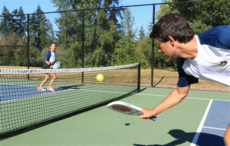 Le pickleball lactivité idéale pour allier sport et loisir à tout âge